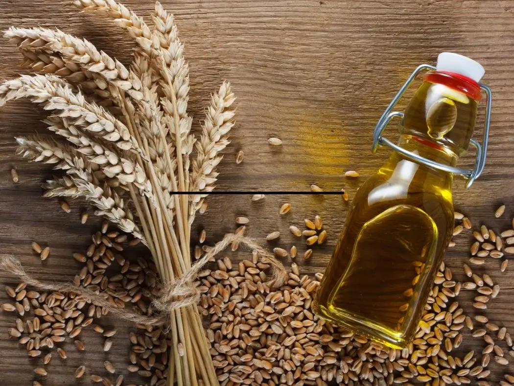 Olej z kiełków pszenicy – dlaczego warto używać go do twarzy?