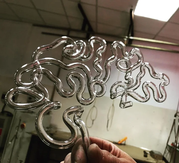 Neon jako element identyfikacji wizualnej marki