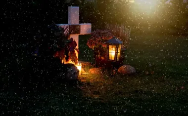 Wyjątkowa historia ostrołęckiej nekropolii: jak powstała baza grobów i jak szukać swoich bliskich?