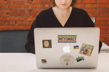 Dlaczego kolekcjonerzy interesują się hologramami szkolnymi?