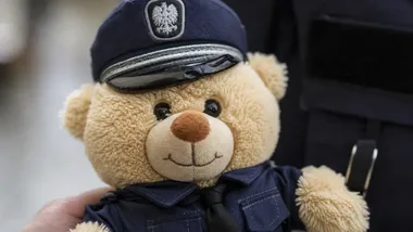 Policjanci uczyli przedszkolaki reagować. Ćwiczyli numer 112 w Ostrołęce