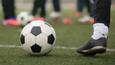 II LO najlepsze w piłkarskim turnieju Licealiady. Zagrało dziewięć szkół