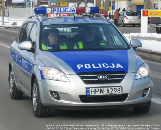 Seniorka oszukana przez fałszywego policjanta – straciła 20 tysięcy złotych