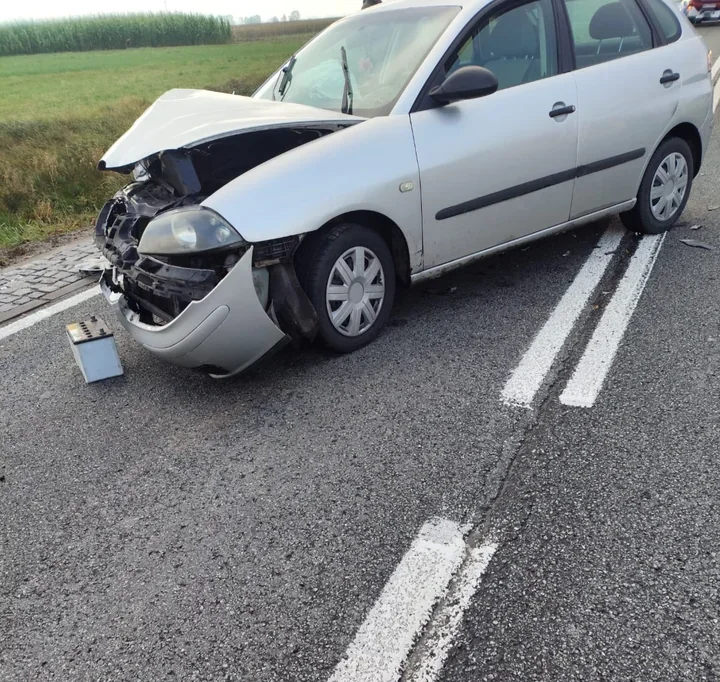 Zablokowana DK53 w Dylewie. 11-latek trafił do szpitala po zderzeniu