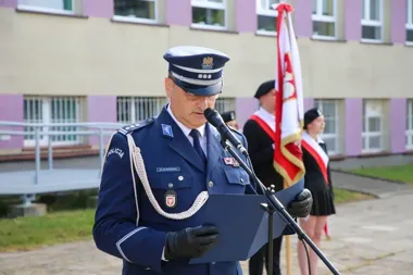102 uczniów w klasach mundurowych w Ostrołęce. Policja będzie ich szkolić