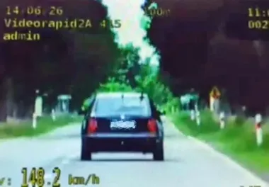 150 km/h w deszczu - wideorejestrator ujawnił 30 kierowców w Ostrołęce