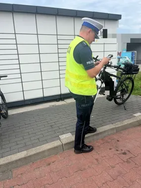 Cztery mandaty w dwie godziny - policja sprawdza rowery i hulajnogi w Ostrołęce