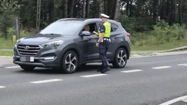 Po alkoholu spali, rano wsiedli za kierownicę. Trzech straciło prawa jazdy