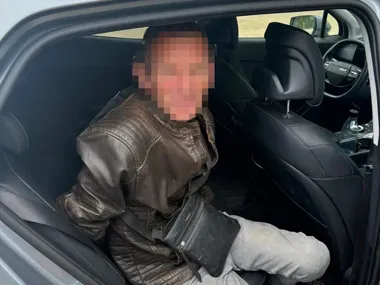 Toporek w garażu i błyskawiczna akcja kryminalnych - 46-latek wpadł w Ostrołęce