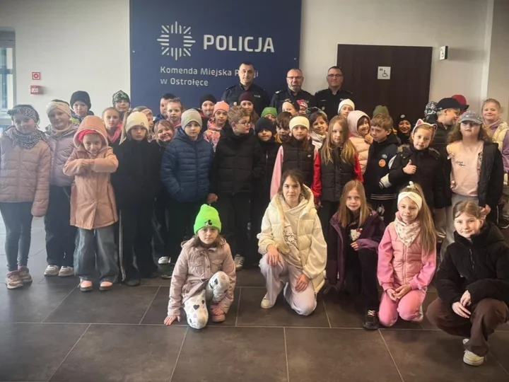Komendant wojewódzki zaskoczył uczniów w ostrołęckiej komendzie